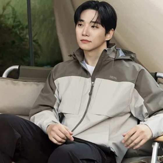 イ・ジュノの最近の活動ショット