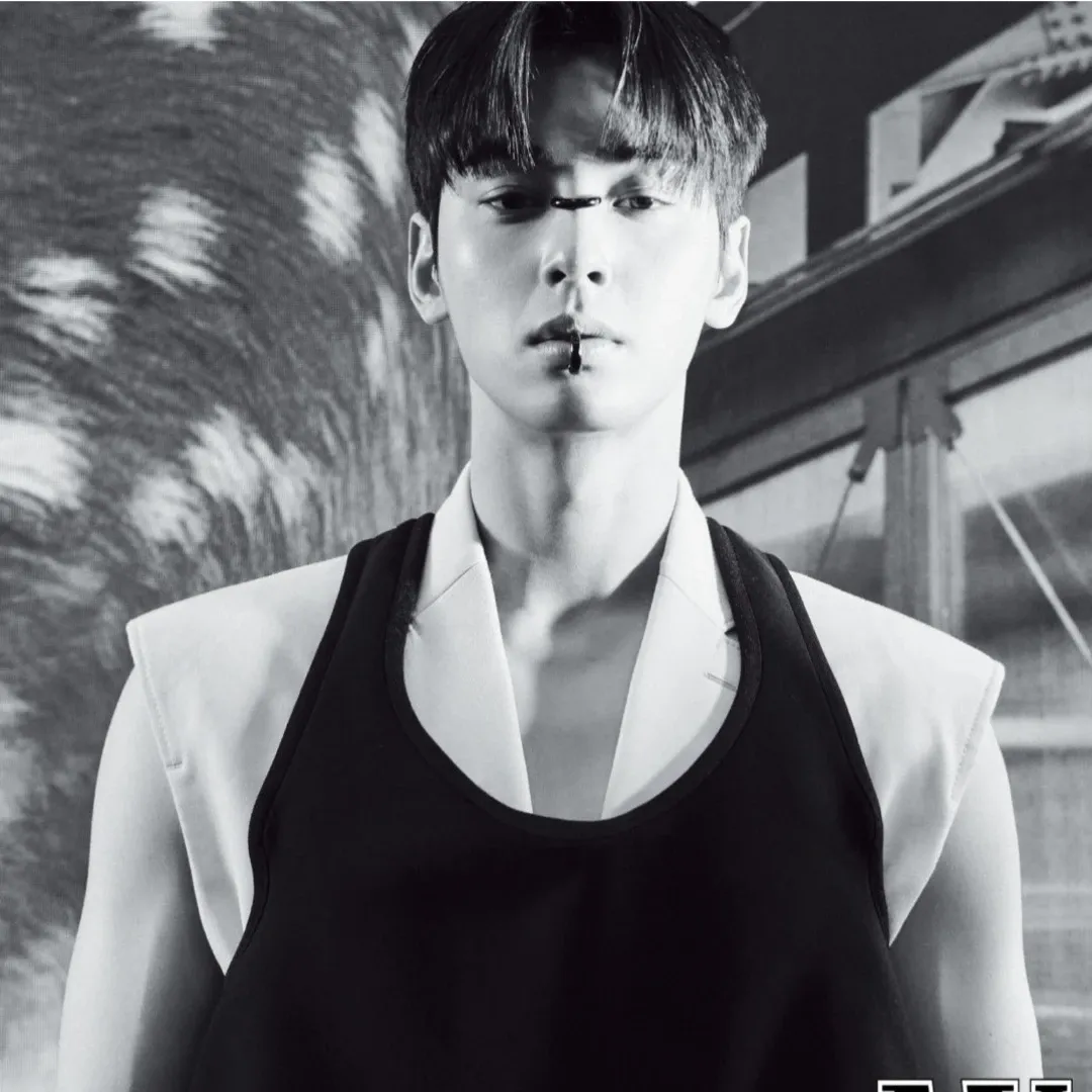 Recent activity shot of Cha Eunwoo