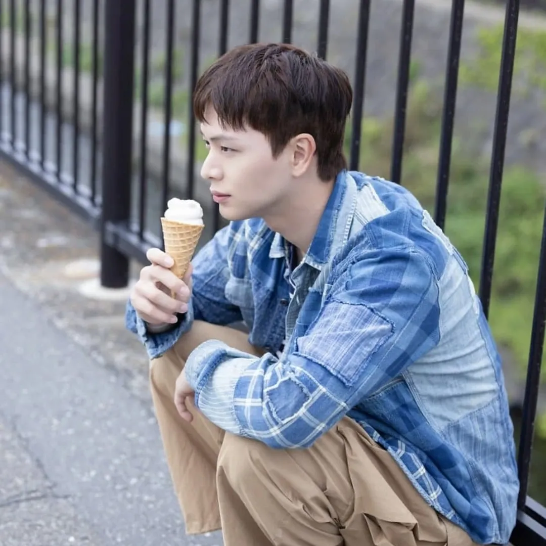 Behind-the-scenes cut of Yook Sungjae
