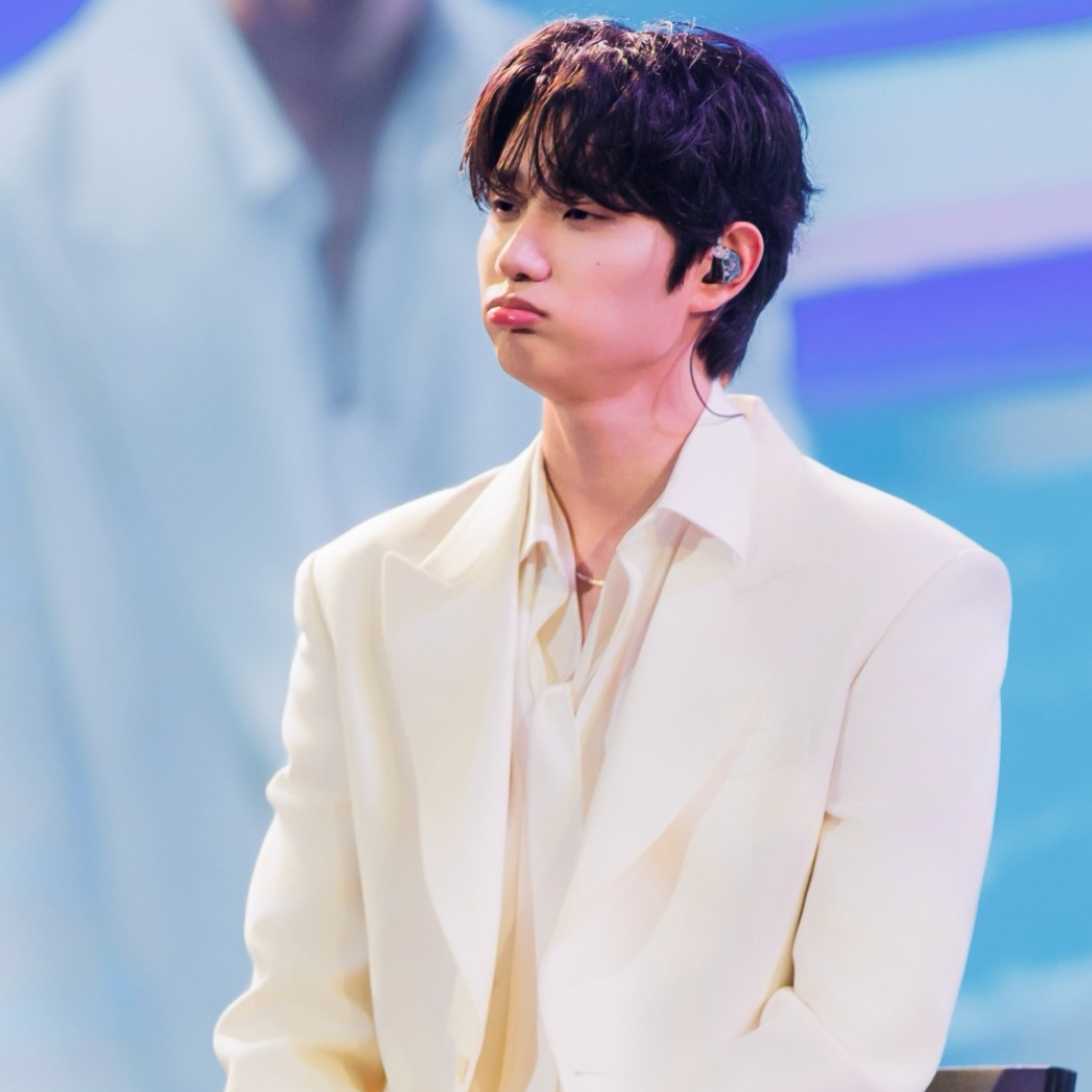 A moment captured by a fan of Kim Jaewon