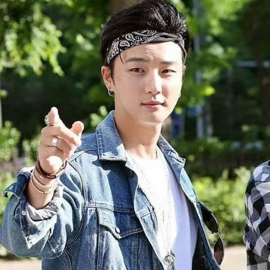 A moment captured by a fan of Yoon Shiyoon