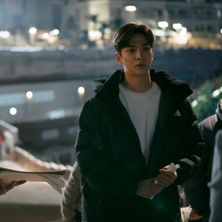 Behind-the-scenes cut of Rowoon