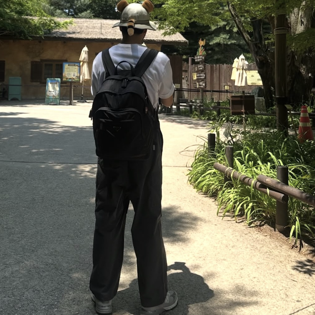 Behind-the-scenes cut of Lee Sangyeob