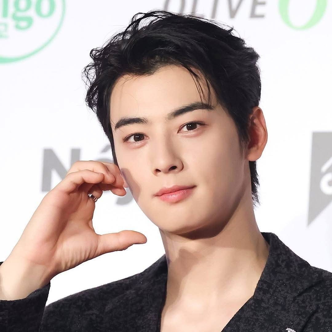 Latest photo of Cha Eunwoo