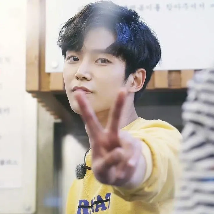 Foto kegiatan terbaru dari Rowoon