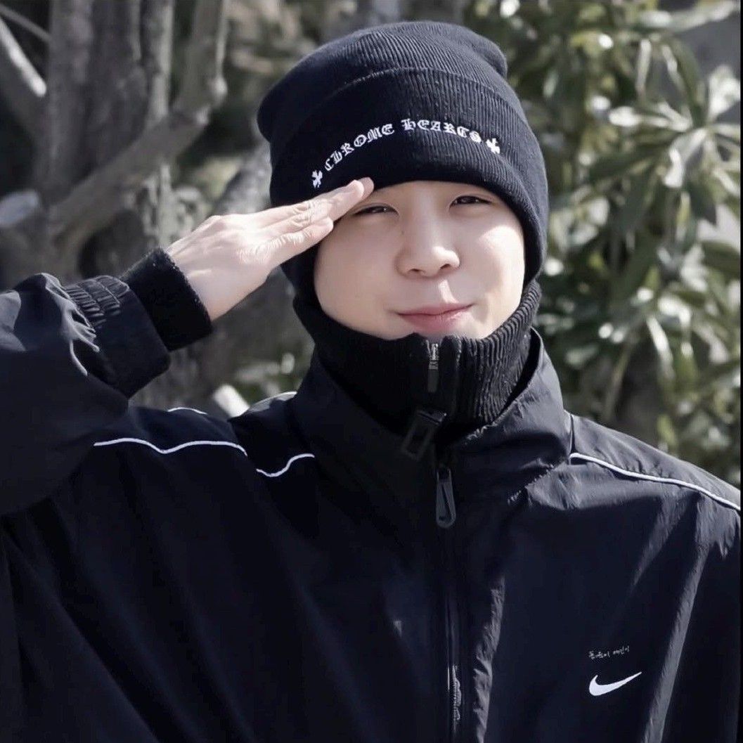 Currently spotlighted celeb post