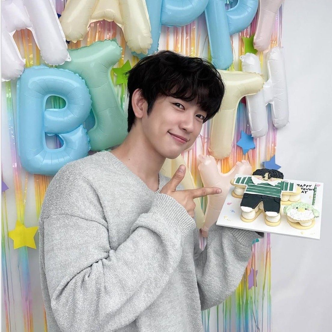 Cuplikan di balik layar dari Park Jinyoung