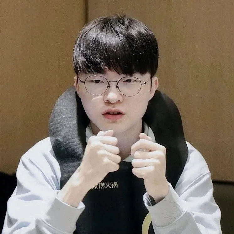A moment captured by a fan of Faker