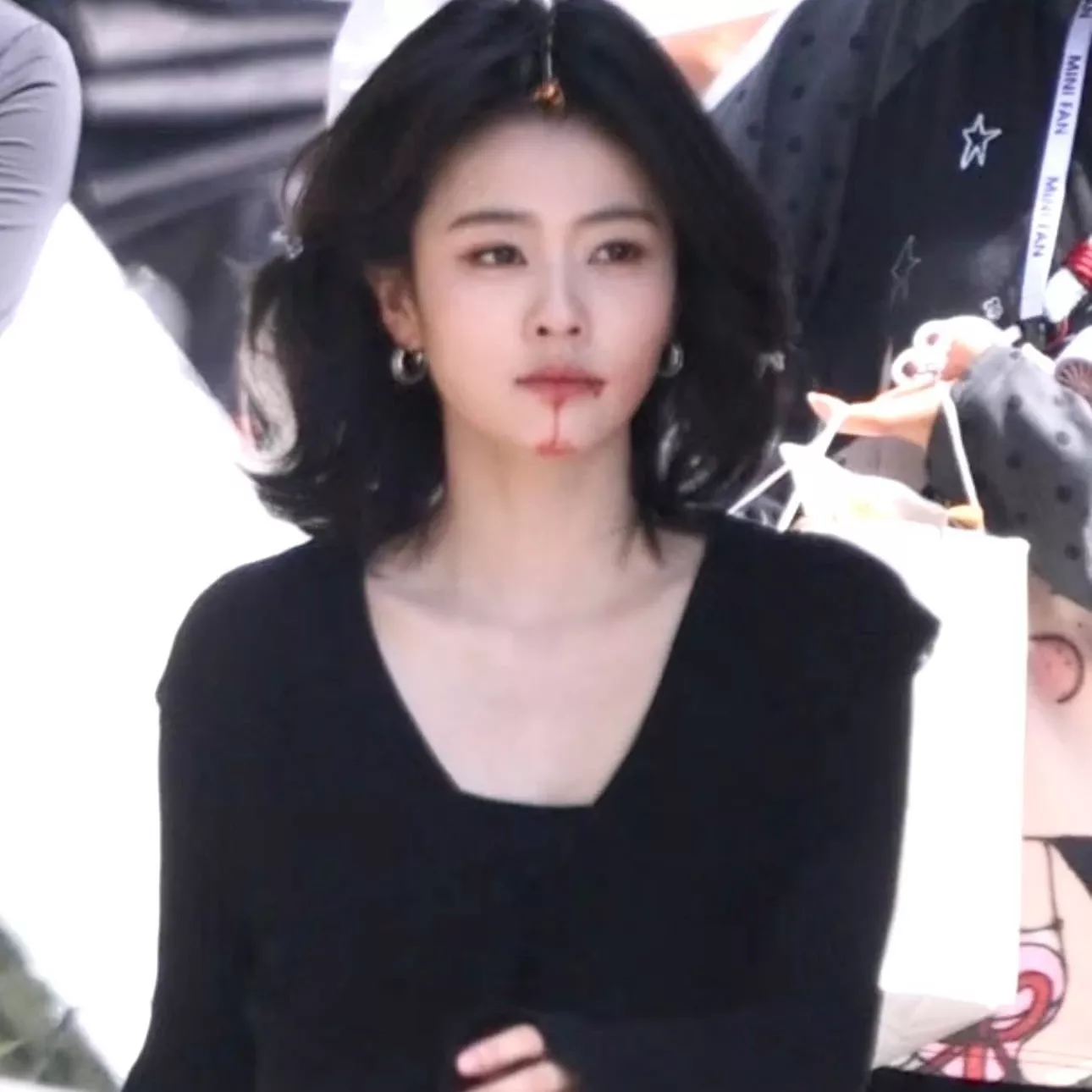 Behind-the-scenes cut of Bai Lu