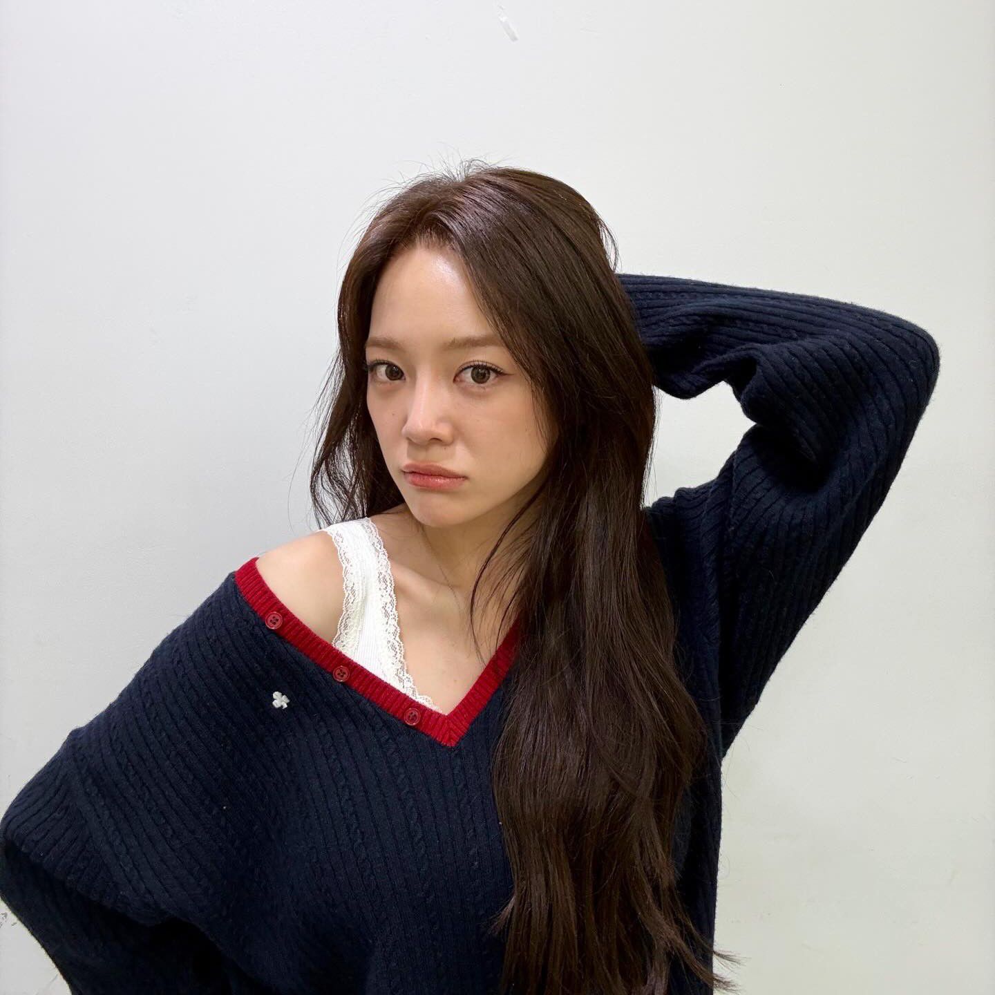 Behind-the-scenes cut of Kim Sejeong