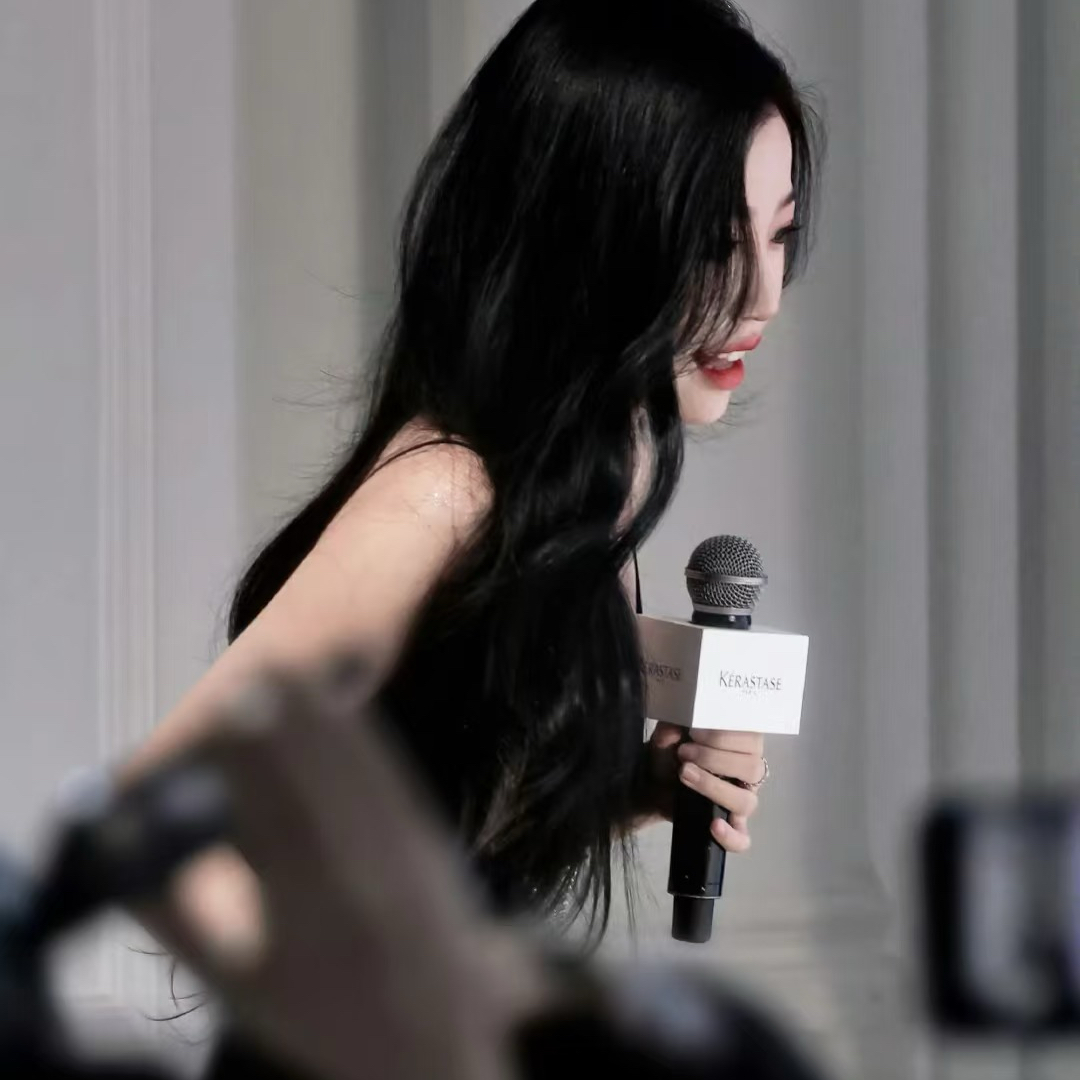 Behind-the-scenes cut of Esther Yu