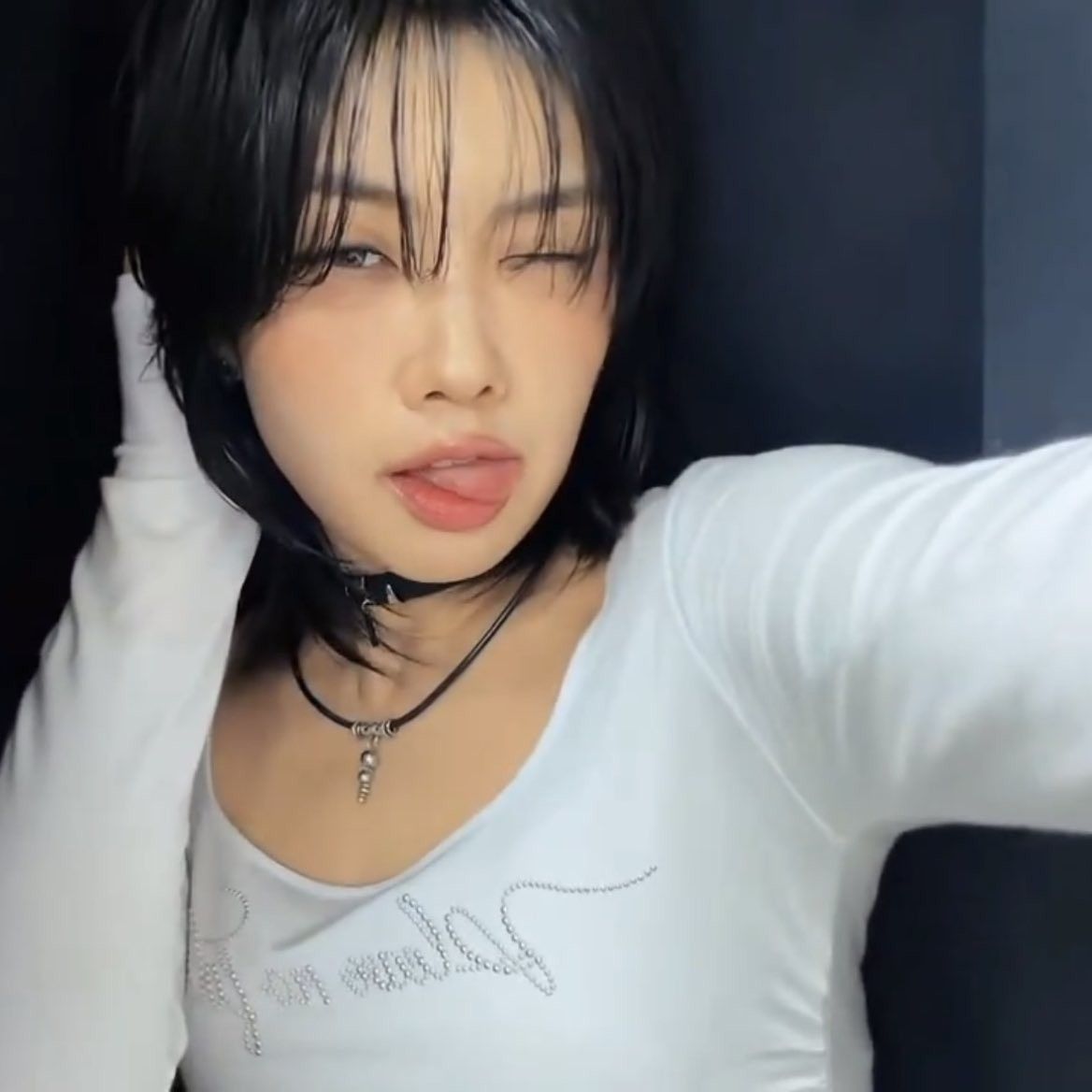 Behind-the-scenes cut of Aiki