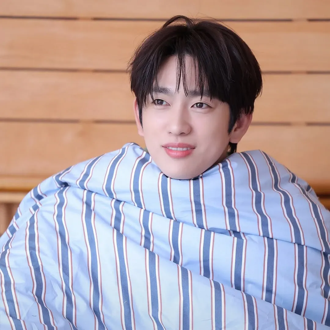 Foto kegiatan terbaru dari Park Jinyoung
