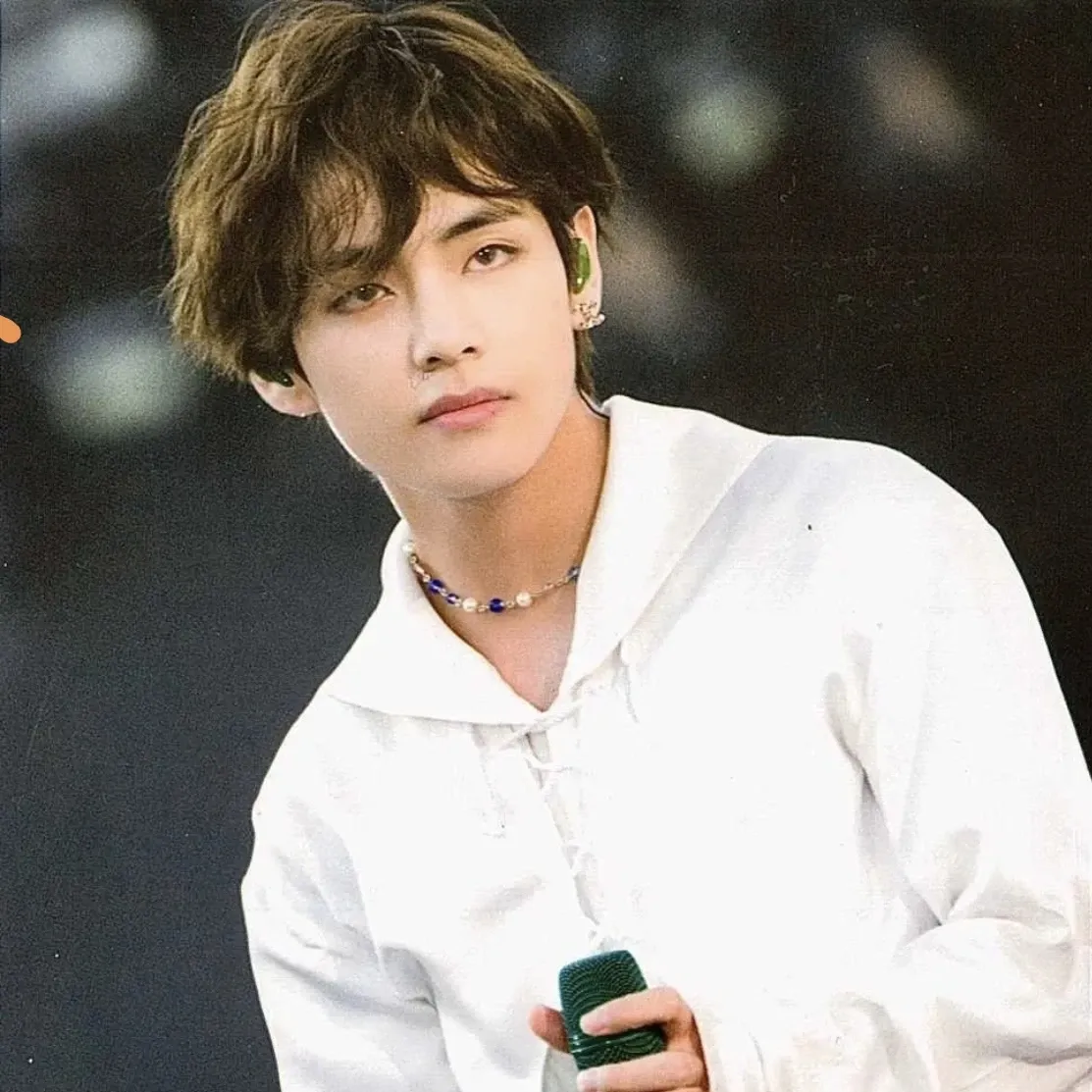 Latest photo of Kim Taehyung (V)