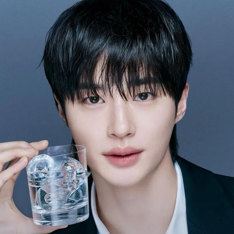 Latest photo of Byeon Wooseok