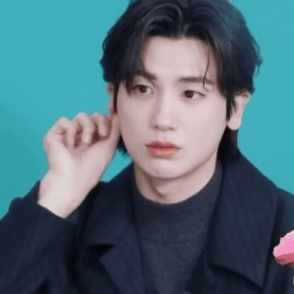 A moment captured by a fan of Park Hyungsik
