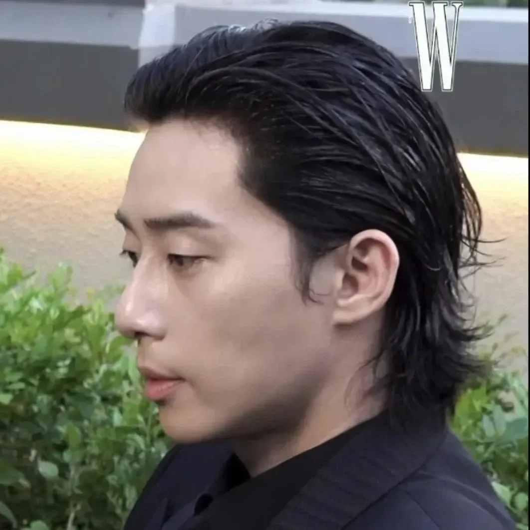 Recent activity shot of Park Seojoon