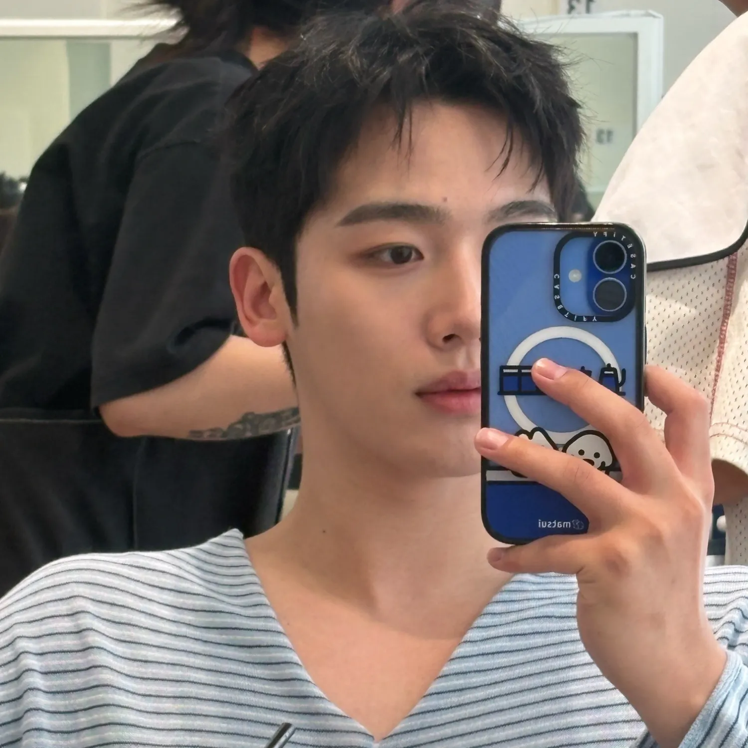 Behind-the-scenes cut of Kim Yohan