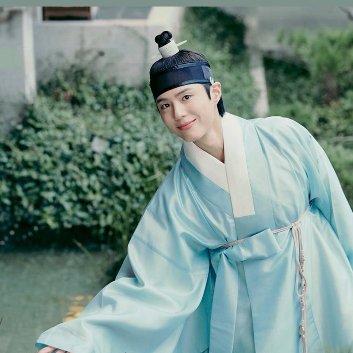 Recent activity shot of Park Bogum