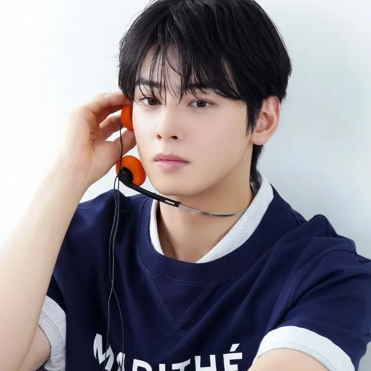 Latest photo of Cha Eunwoo
