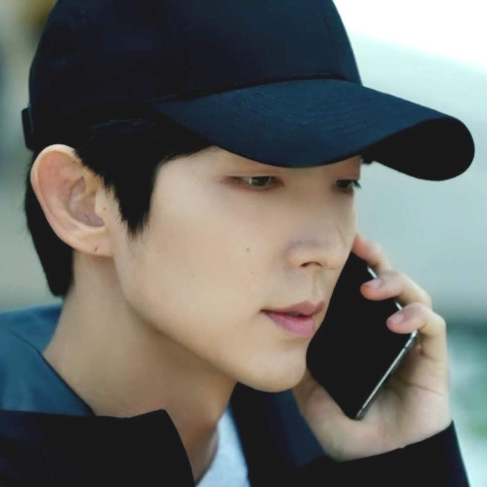 Behind-the-scenes cut of Lee Joongi