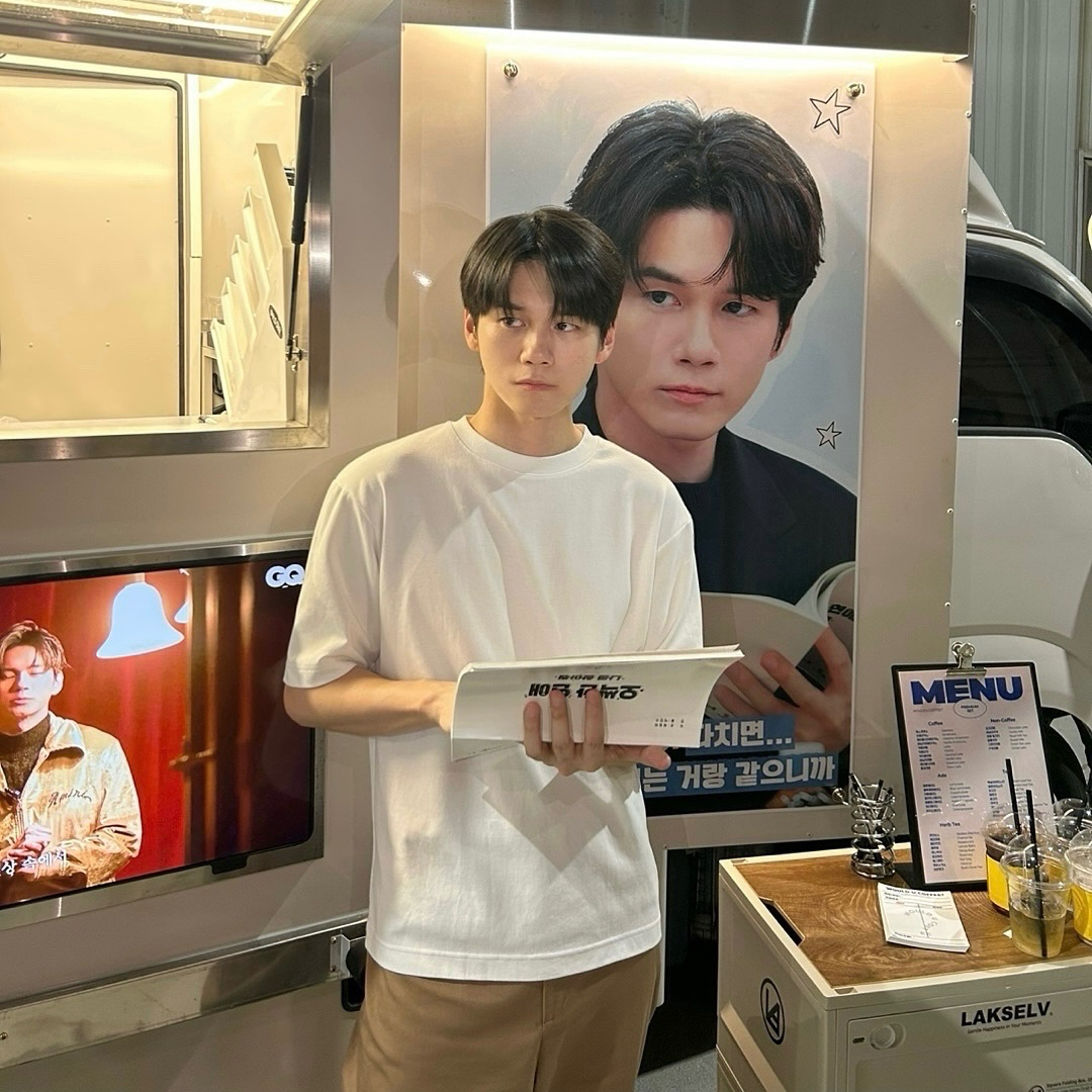 A moment captured by a fan of Ong Seongwu