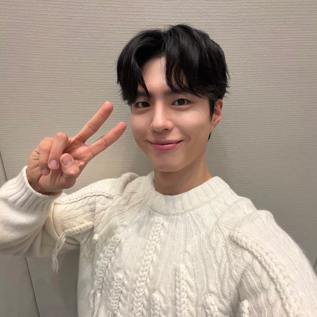 A moment captured by a fan of Park Bogum