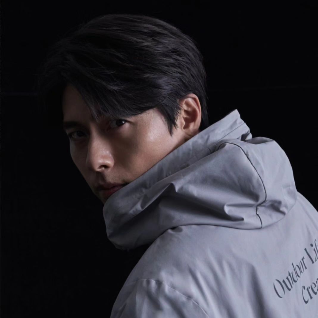 A moment captured by a fan of Hyun Bin