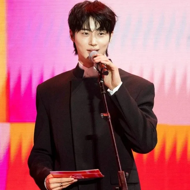 Recent activity shot of Byeon Wooseok