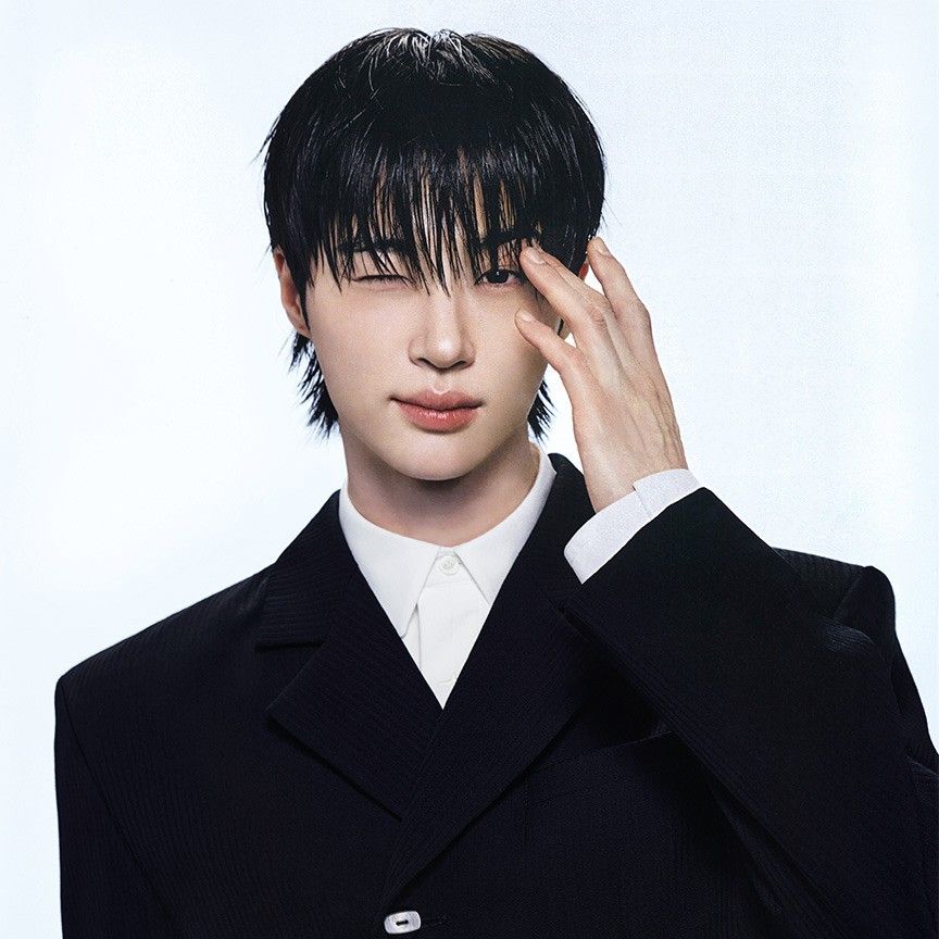 边佑锡的最新照片