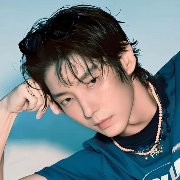 Behind-the-scenes cut of Lee Joongi