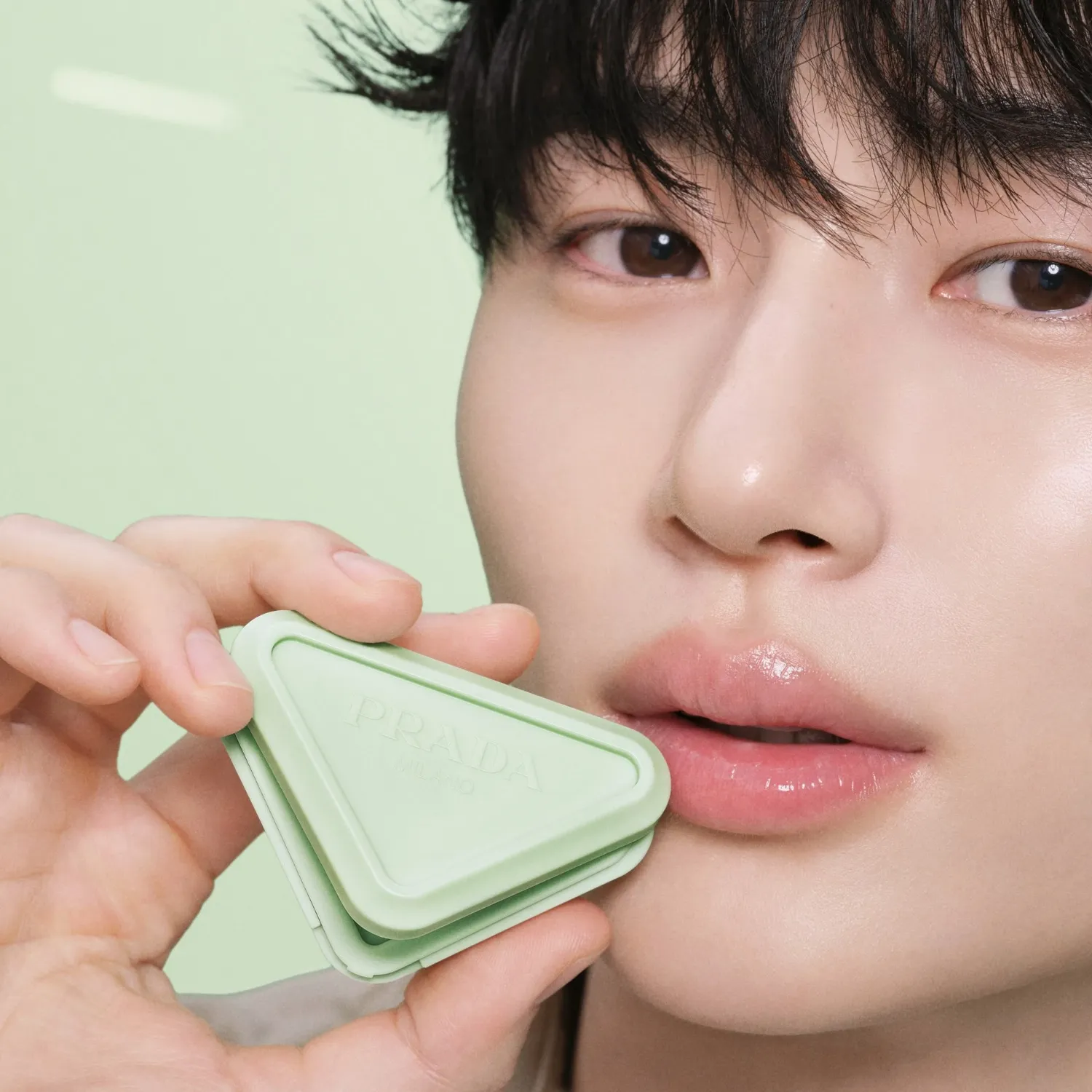 Behind-the-scenes cut of Byeon Wooseok