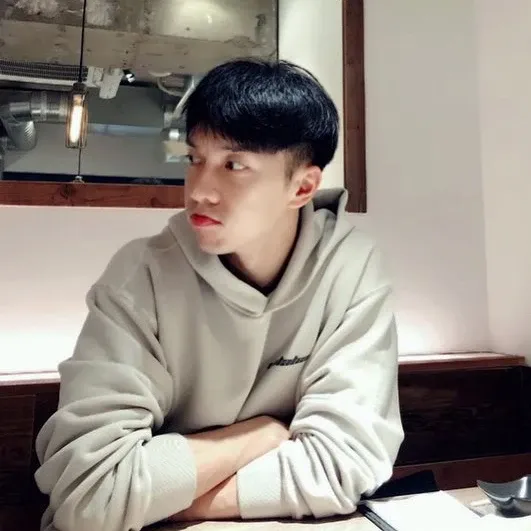 Latest photo of Lee Seunggi