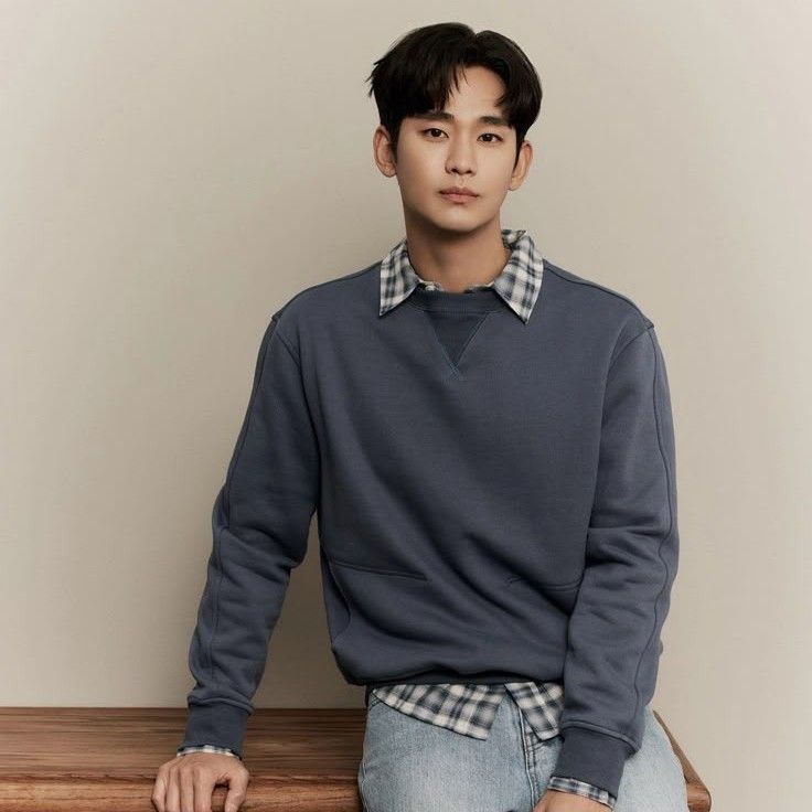 粉絲拍下的金秀賢瞬間