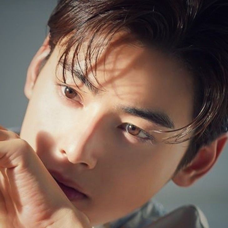 Latest photo of Cha Eunwoo