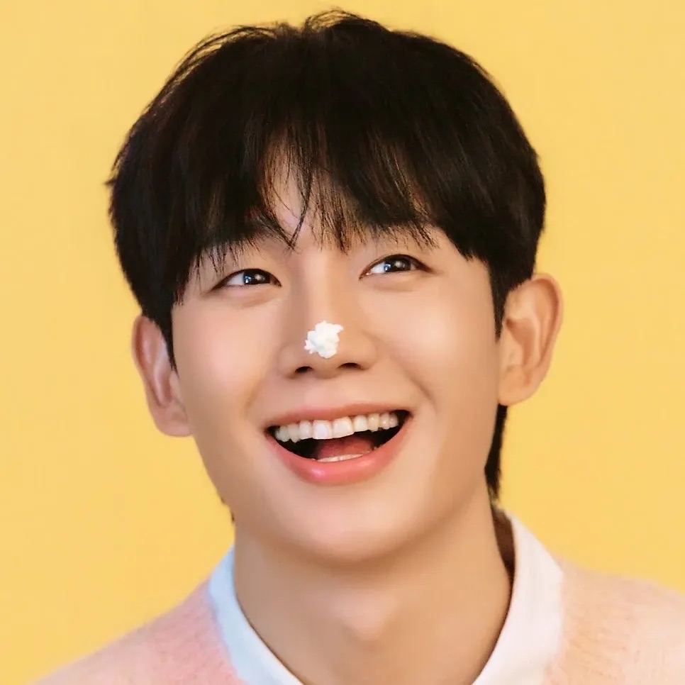 Latest photo of Jung Haein