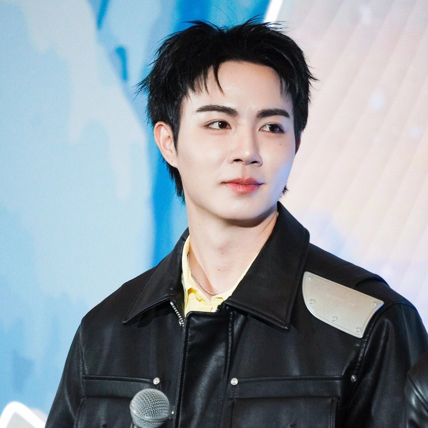 Behind-the-scenes cut of ZeePruk