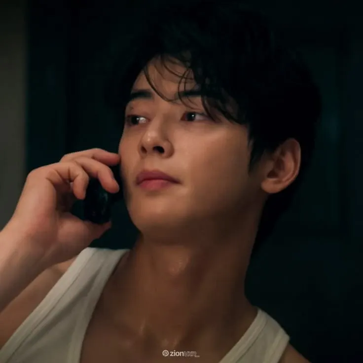 Recent activity shot of Cha Eunwoo