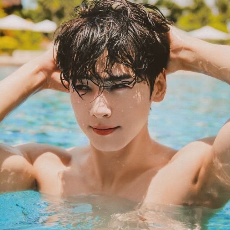 Konten selebriti populer yang sedang hangat di komunitas