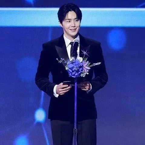 Foto kegiatan terbaru dari Kim Seonho