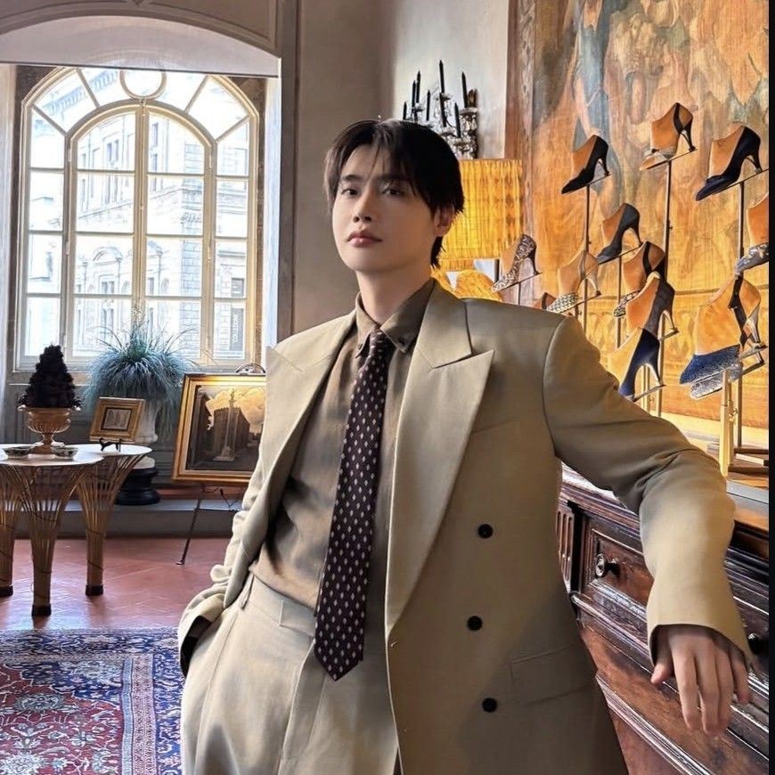 Latest photo of Lee Jongsuk