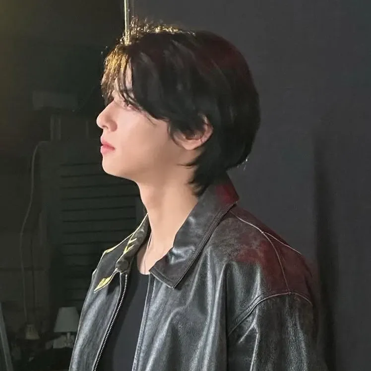 Behind-the-scenes cut of Cha Eunwoo