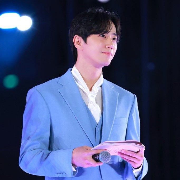 Recent activity shot of Lee Junyoung