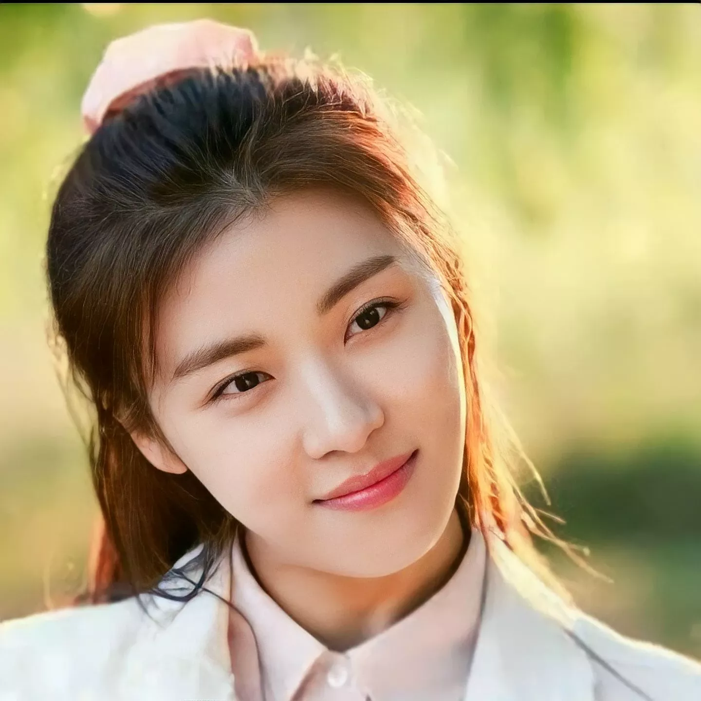 Behind-the-scenes cut of Ha Jiwon