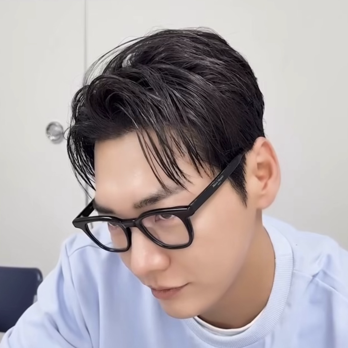 A moment captured by a fan of Kim Youngkwang