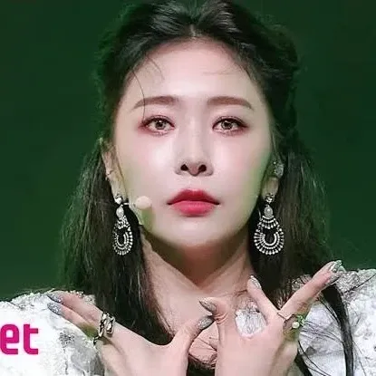 A moment captured by a fan of Huh Chanmi