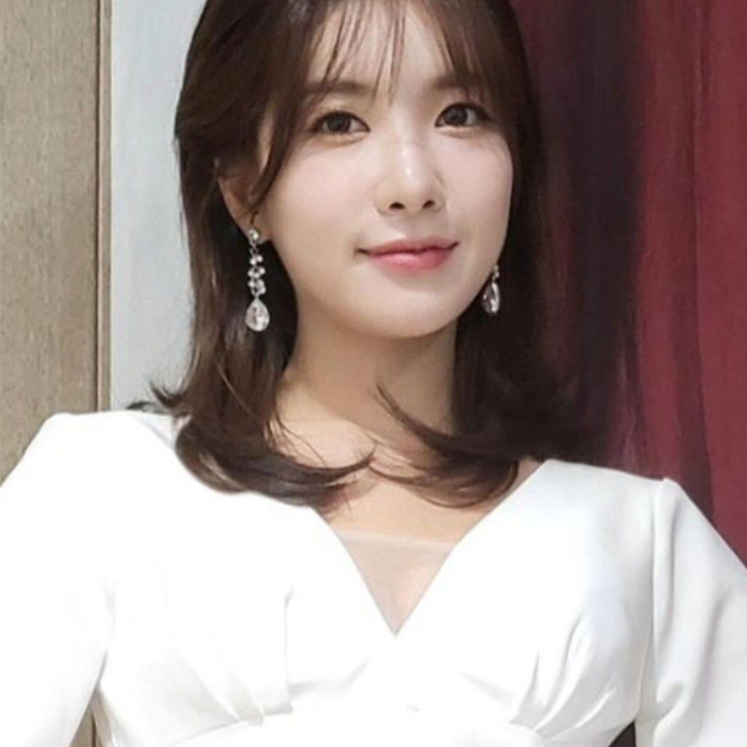 A moment captured by a fan of Ryu Wonjung