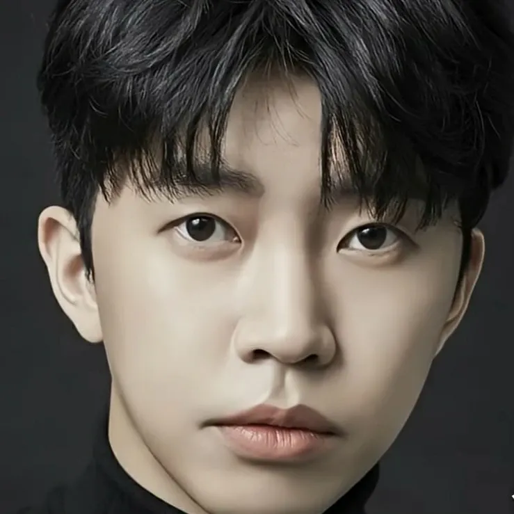 Recent activity shot of Lim Youngwoong