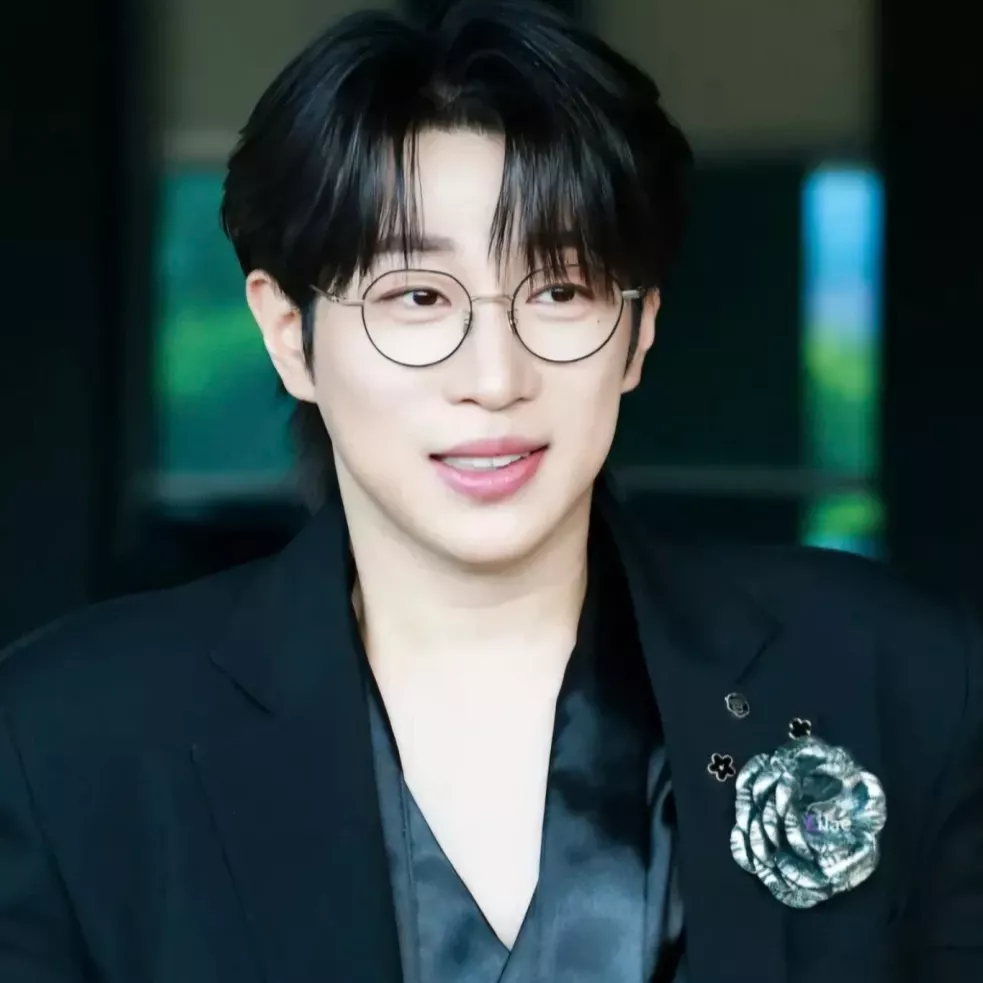 Recent activity shot of An Sunghoon