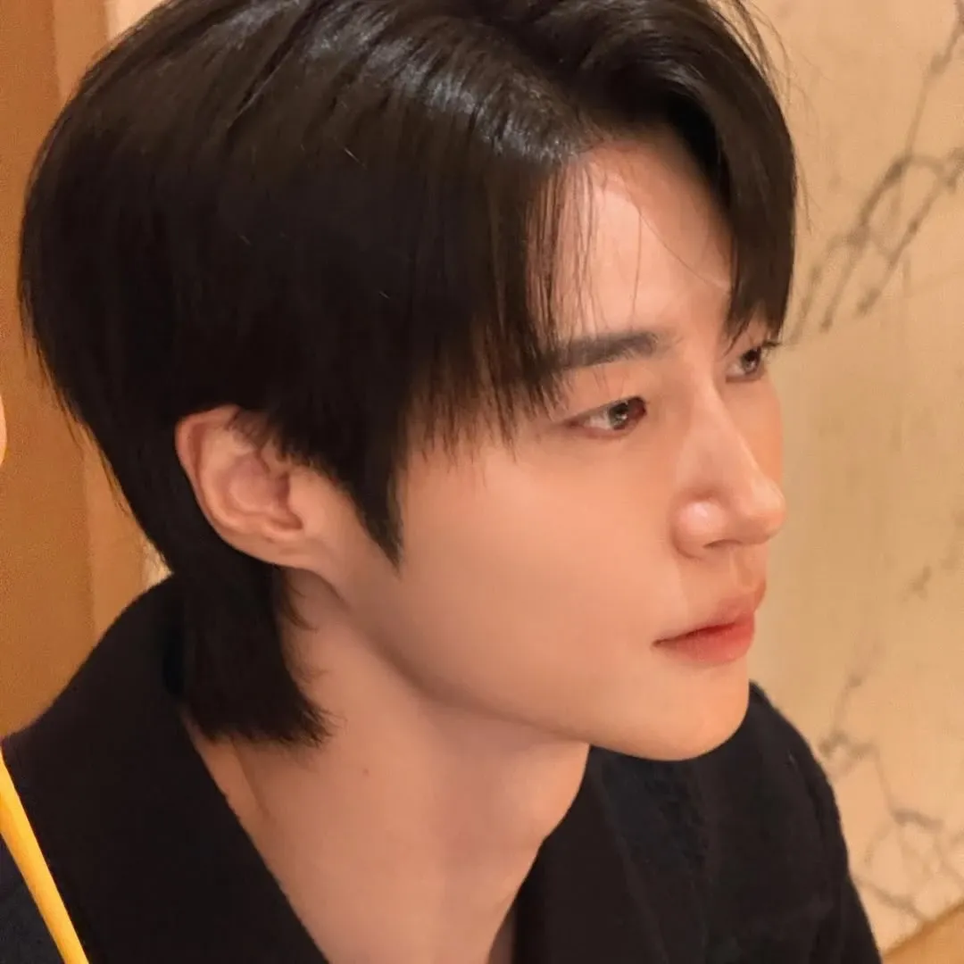 Recent activity shot of Byeon Wooseok